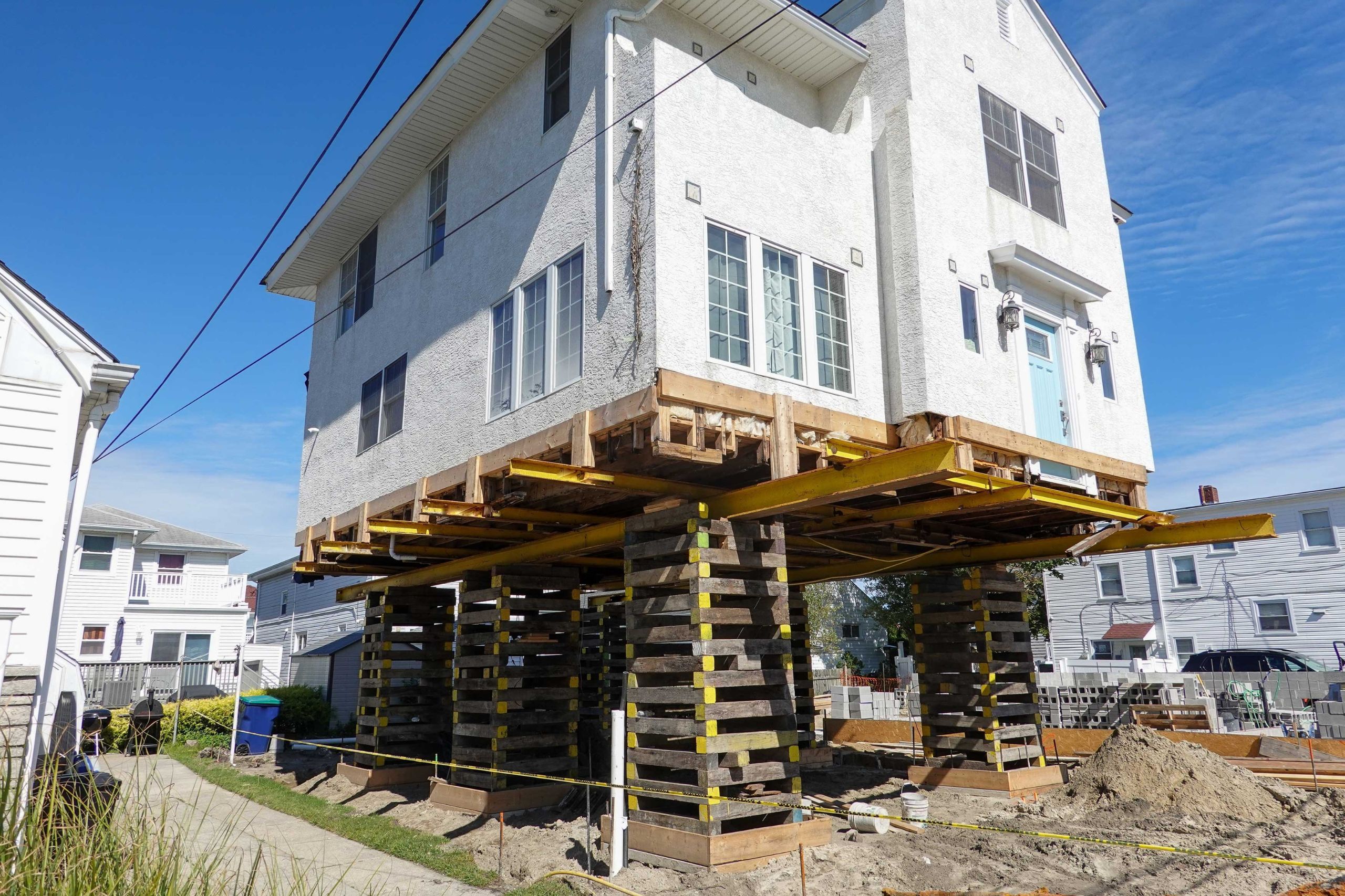 Located in Jacksonville, Florida, we are a company that specializes in house lifting, small distance house moving, piles and foundations.